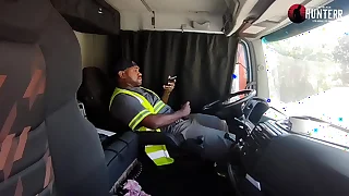 Masturbando no caminh&atilde;o